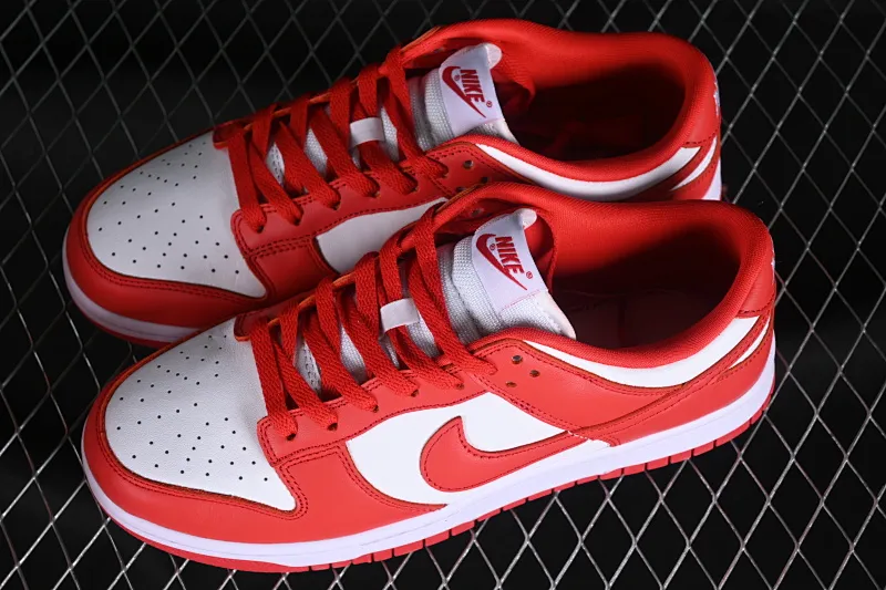 All Categories Nk SB Dunk Series Nk SB Dunk Low Low-top Sneakers Nk Dunk Low SB "University Red" White and Red Dunk Series First Layer Low-top Casual Sports Skateboard Shoes CU1727-100